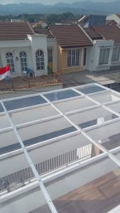 Area bersantai kanopi teras depan rangka besi kokoh